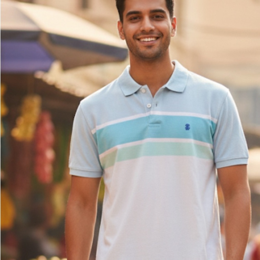 Izod Men's Blue and White Polo Shirt